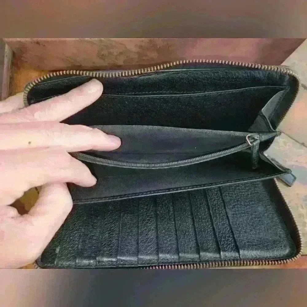 Gucci bumblebee international wallet - Picture 8 of 9